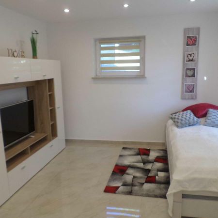 1 Zi. Apartment Naehe Flughafen/Messe Stuttgart 24H Waldenbuch Екстериор снимка