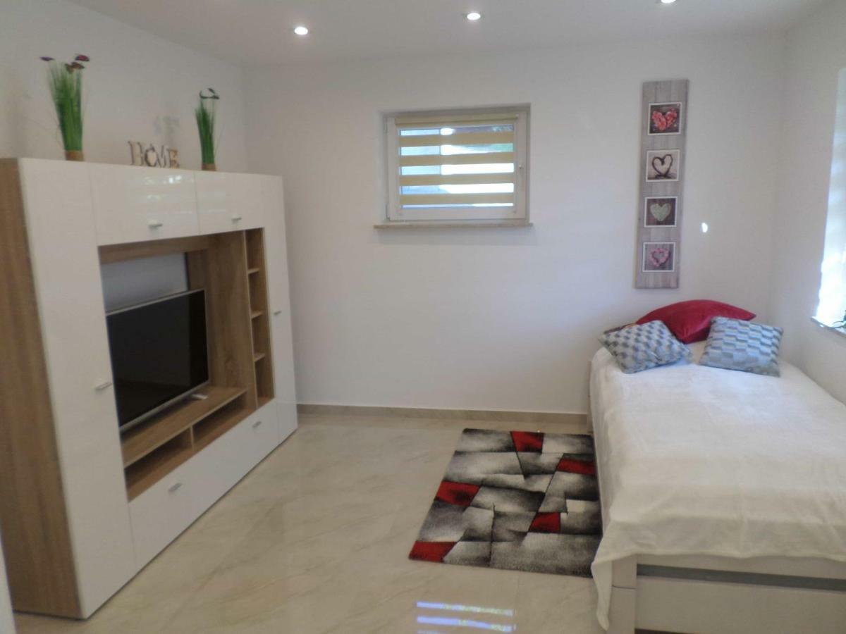 1 Zi. Apartment Naehe Flughafen/Messe Stuttgart 24H Waldenbuch Екстериор снимка